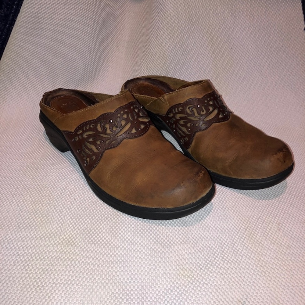 Ariat Women's Tambour Nubuck Suede Mules